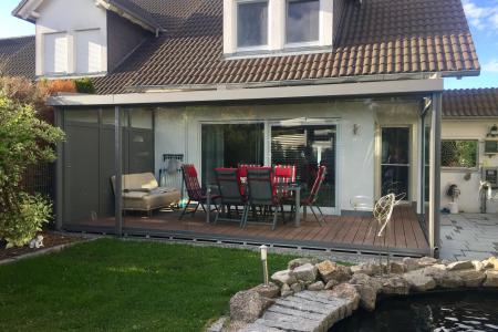 Sichtschutz mit Aluminium-Sandwichpaneel und Spiegel